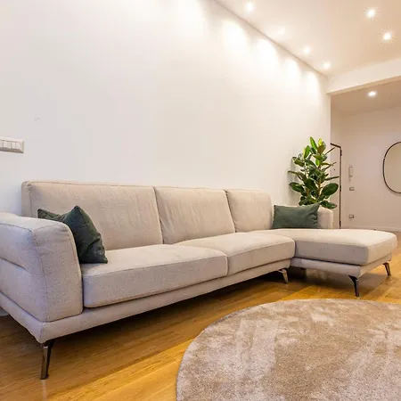 Floresa Vatican Elite Roma